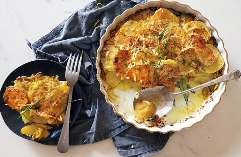Cheesy Irish Potato & Leek Bake: Cozy Comfort Food!