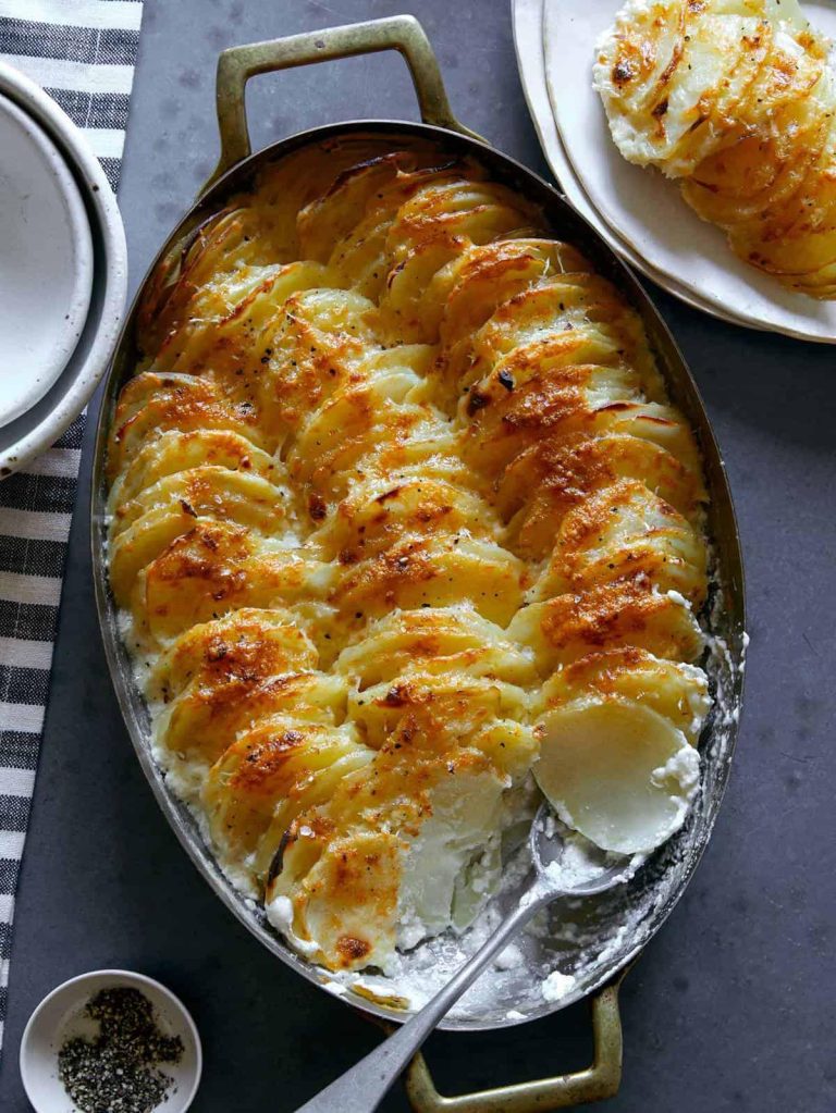 Creamy Garlic Potatoes Au Gratin: A Cozy Comfort Dish