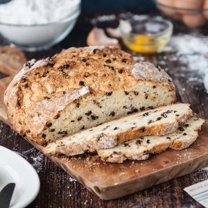 Easy & Delicious White Soda Bread with Raisins Recipe