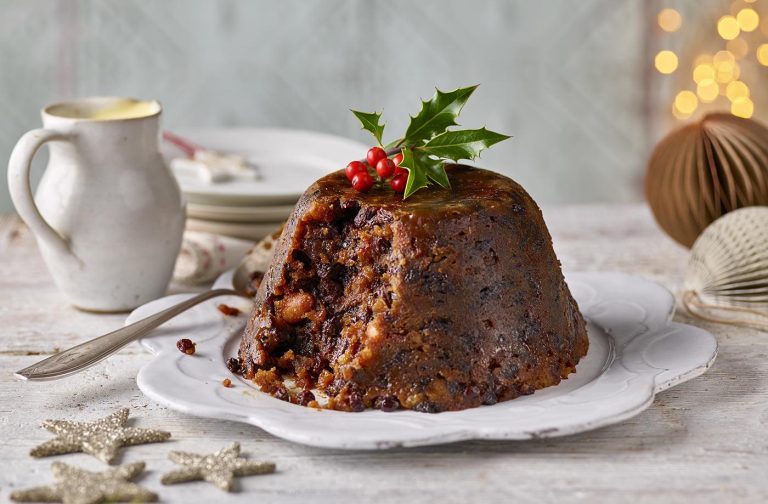 Classic Christmas Pudding: A Warm Holiday Dessert Treat