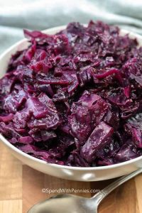 Cozy Braised Red Cabbage with Apples: A Sweet Twist