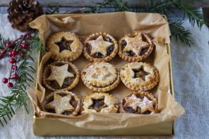 Classic Traditional Mince Pies: A Festive Family Favorite