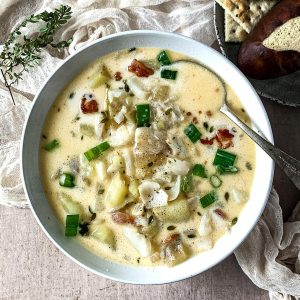 Cozy Irish Seafood Chowder with Cream & a Whiskey Twist