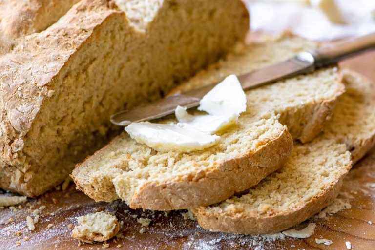 Hearty Seeded Irish Oat Bread: A Cozy Homemade Treat