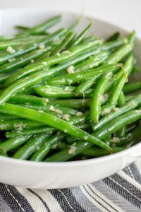 Crunchy Green Beans with Toasted Almonds: A Simple Delight