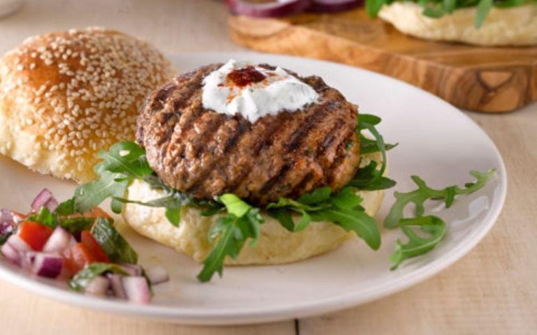 Juicy Irish Lamb Burgers: A Tasty Twist for Dinner!