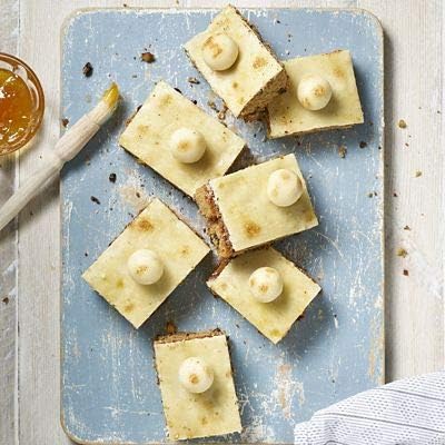 lakeland Traybake Tin – Integral Cutting Guides fo... - Image 8